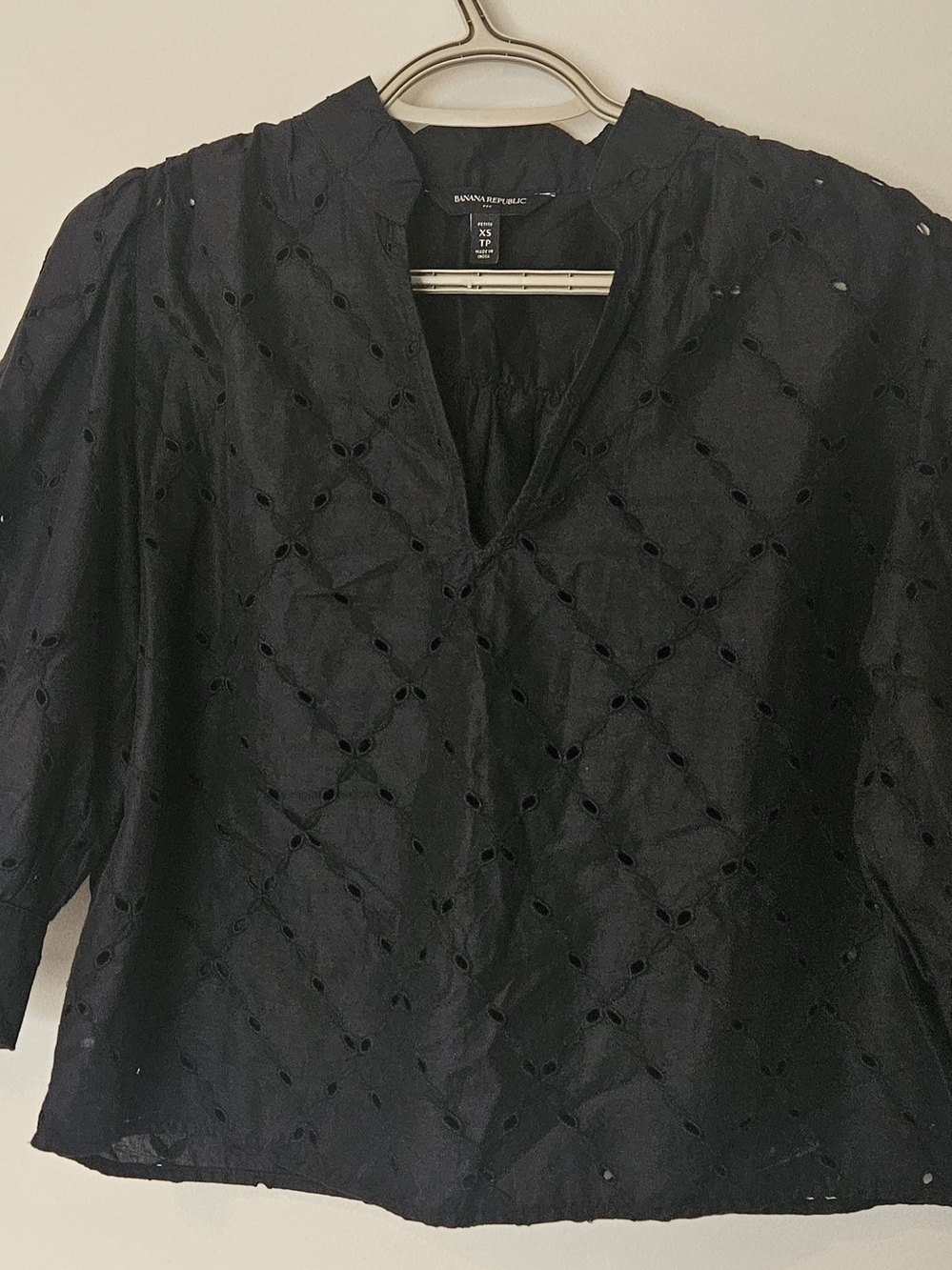 Banana Republic Navy Eyelet V-Neck Cotton Blouse XS Size